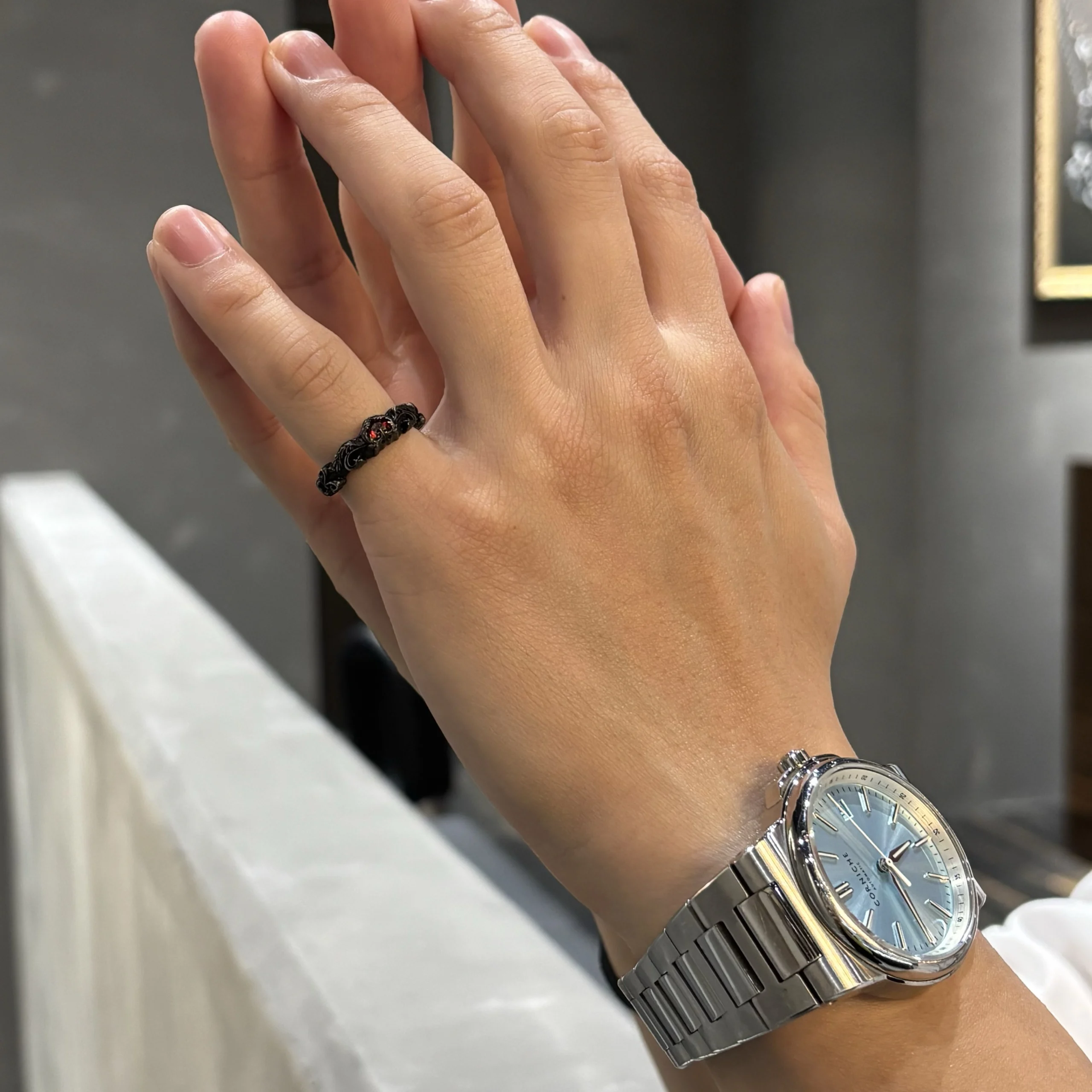 控えめだけどかっこいい！漆黒のハートが生み出す色気！